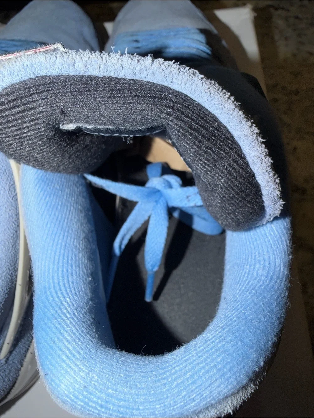 Size 8.5 Jordan 4 Retro University Blue SKU CT8527-400 Used Damaged Box